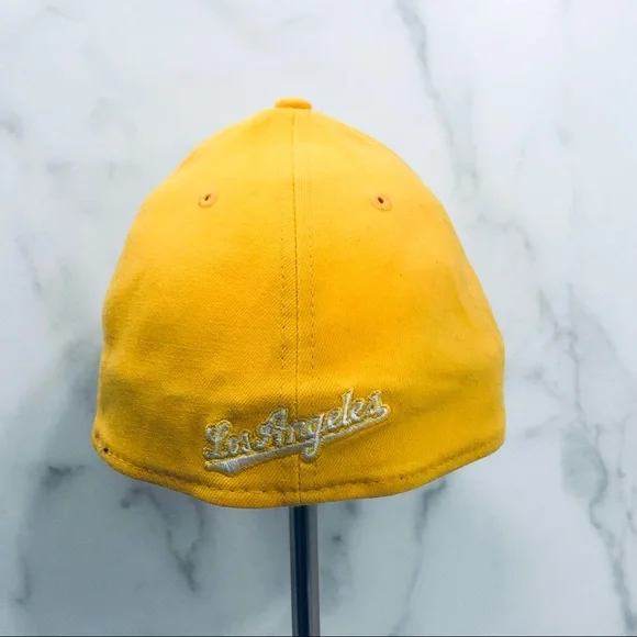 LA Dodgers Hat Baseball Cap knit flex fit Gold White MLB New Era 39 Thirty M L - Picture 11 of 14